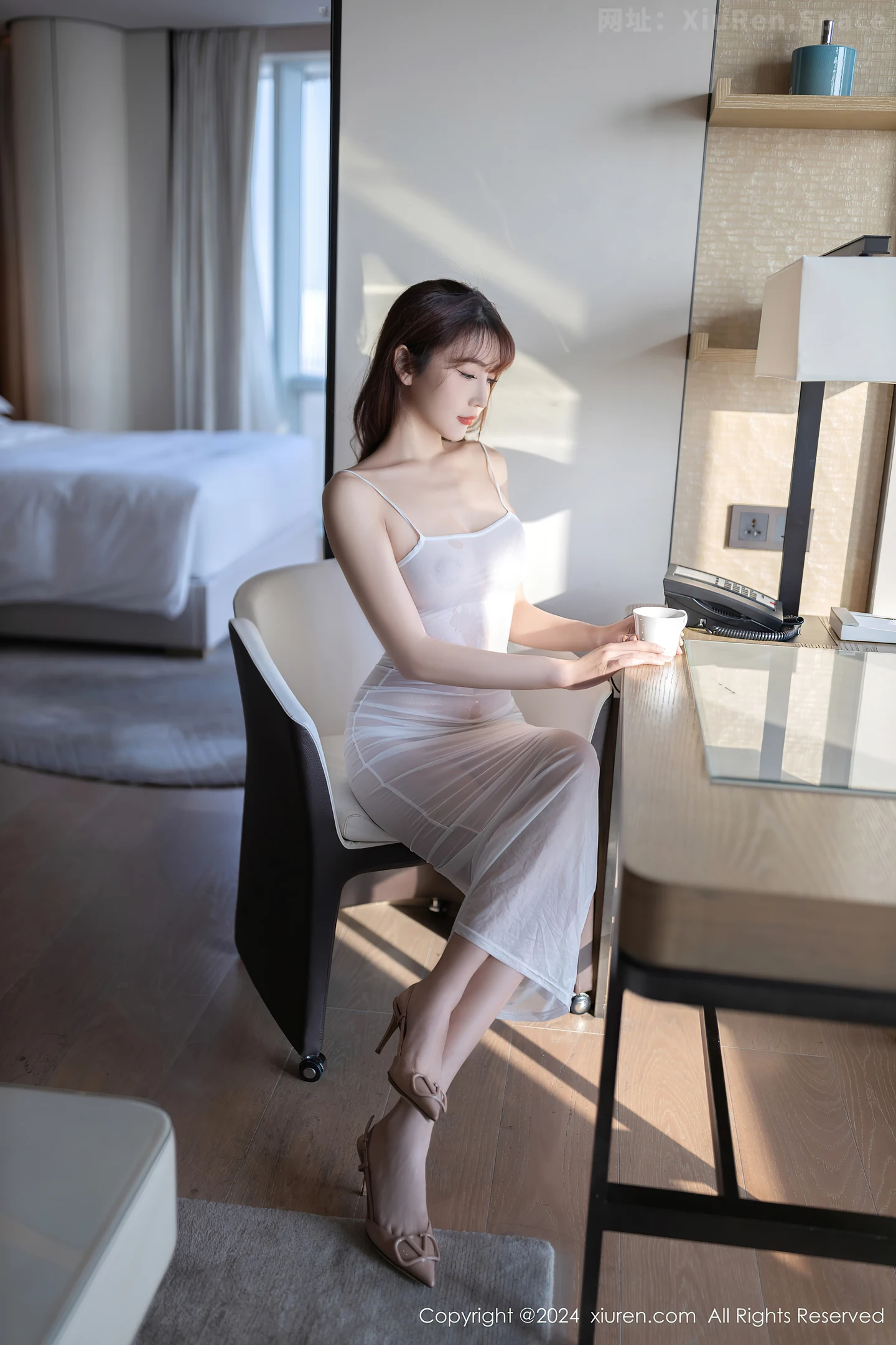 图片[5]-[XiuRen秀人网]VOL.8131 模特陆萱萱性感白色轻透吊带长裙真空秀惹火身材极致诱惑写真80P-秀人网官方网站